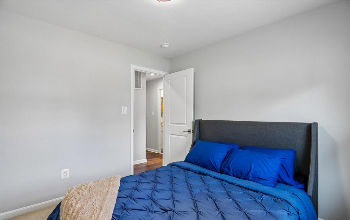 Additional guest bedroom